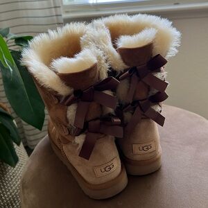 UGG Bailey Bow Boot - Chestnut